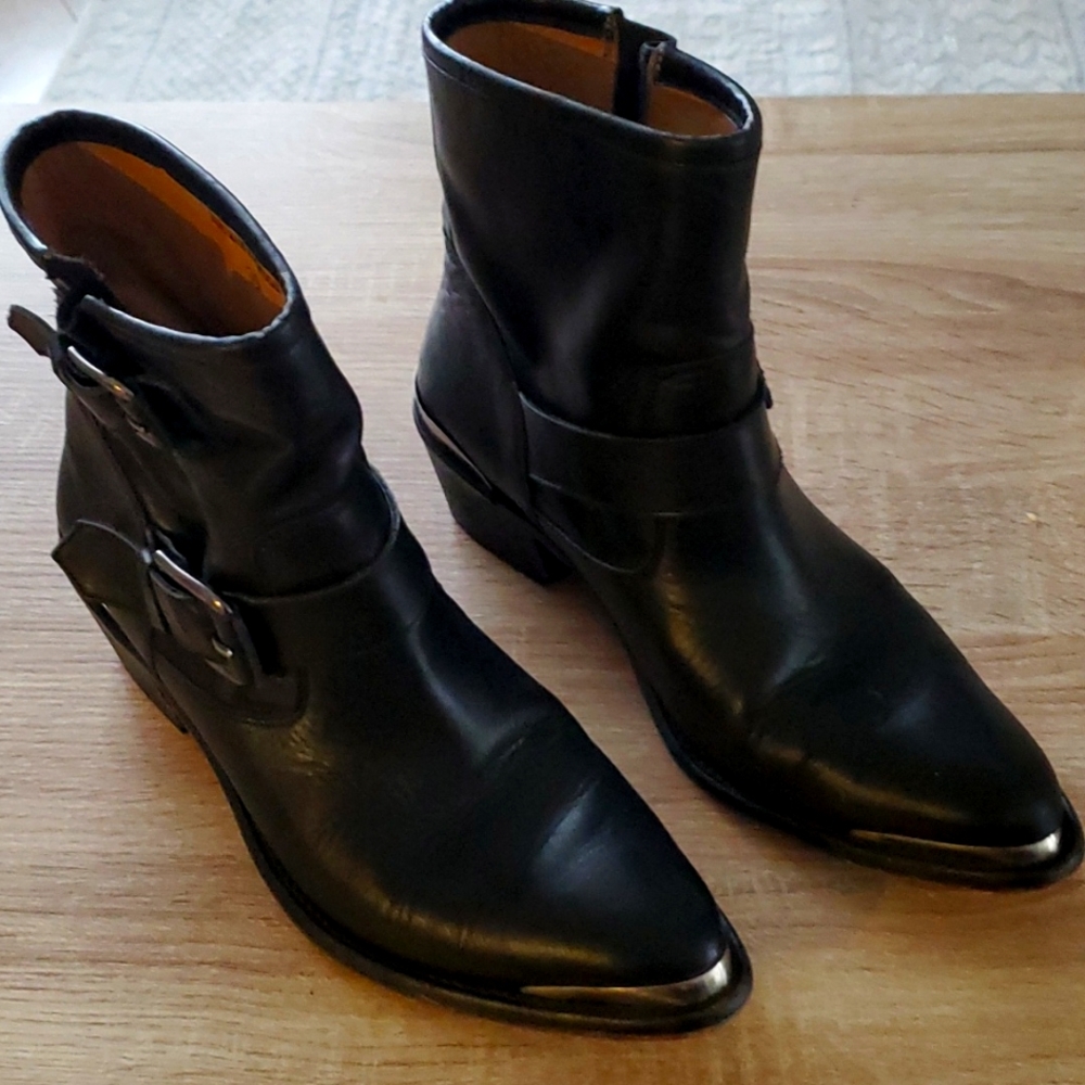 Colisee Paris biker Inspired leather boots.Euro 39. 8.5 US.